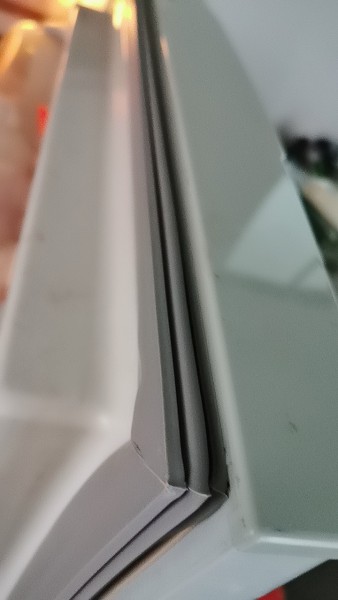 冰箱門關不嚴怎么回事